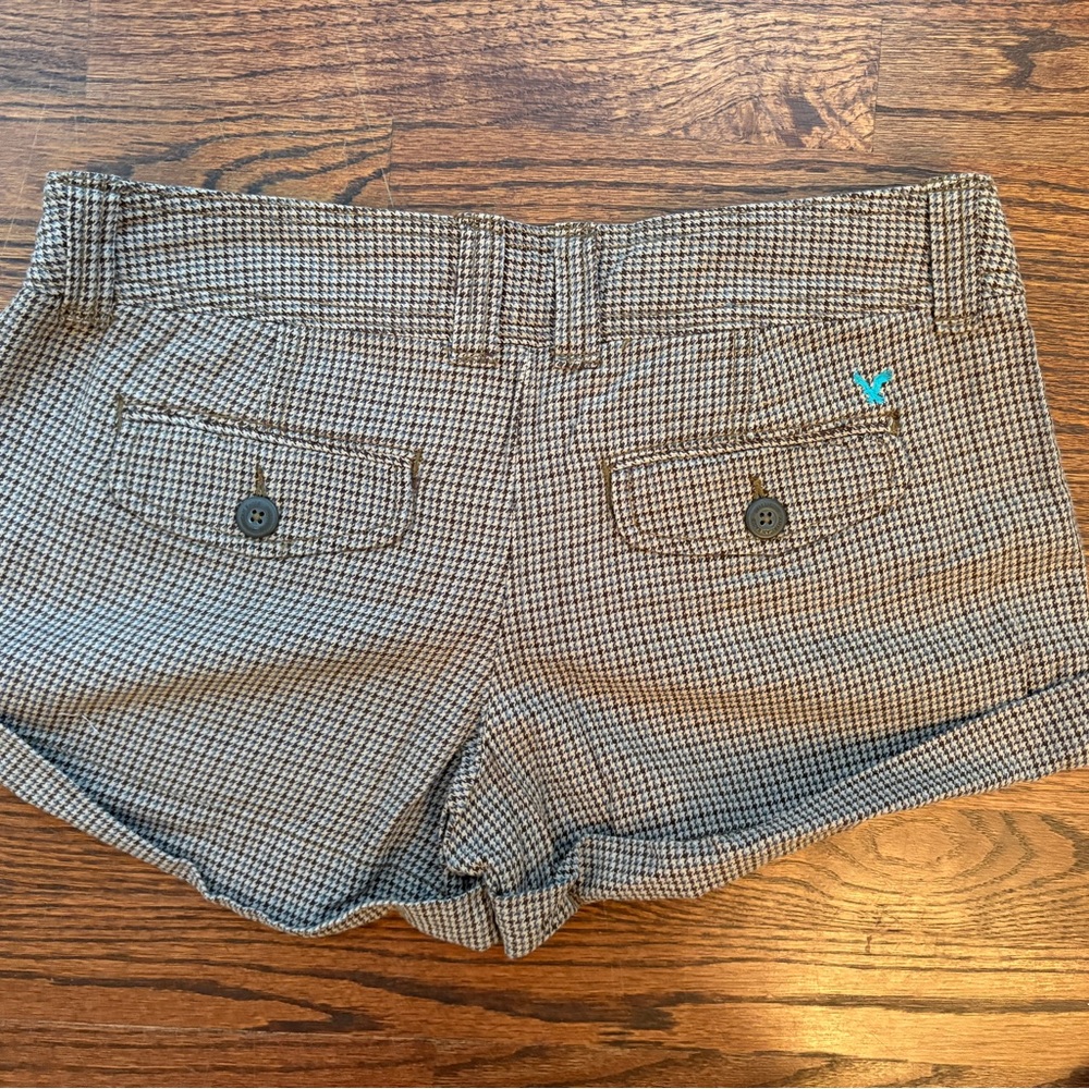 American Eagle Women's Brown Checkered Shorts - Picture 4 of 4